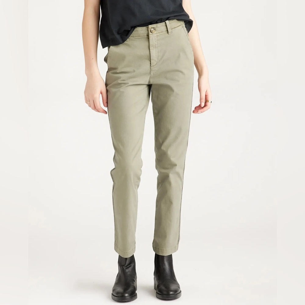 Quince Girlfriend Chino